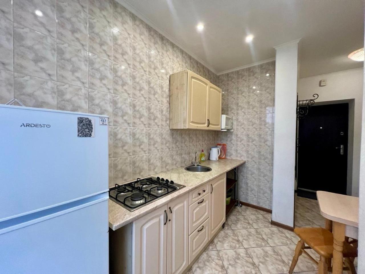 Apartments Near Arena City Киев Экстерьер фото